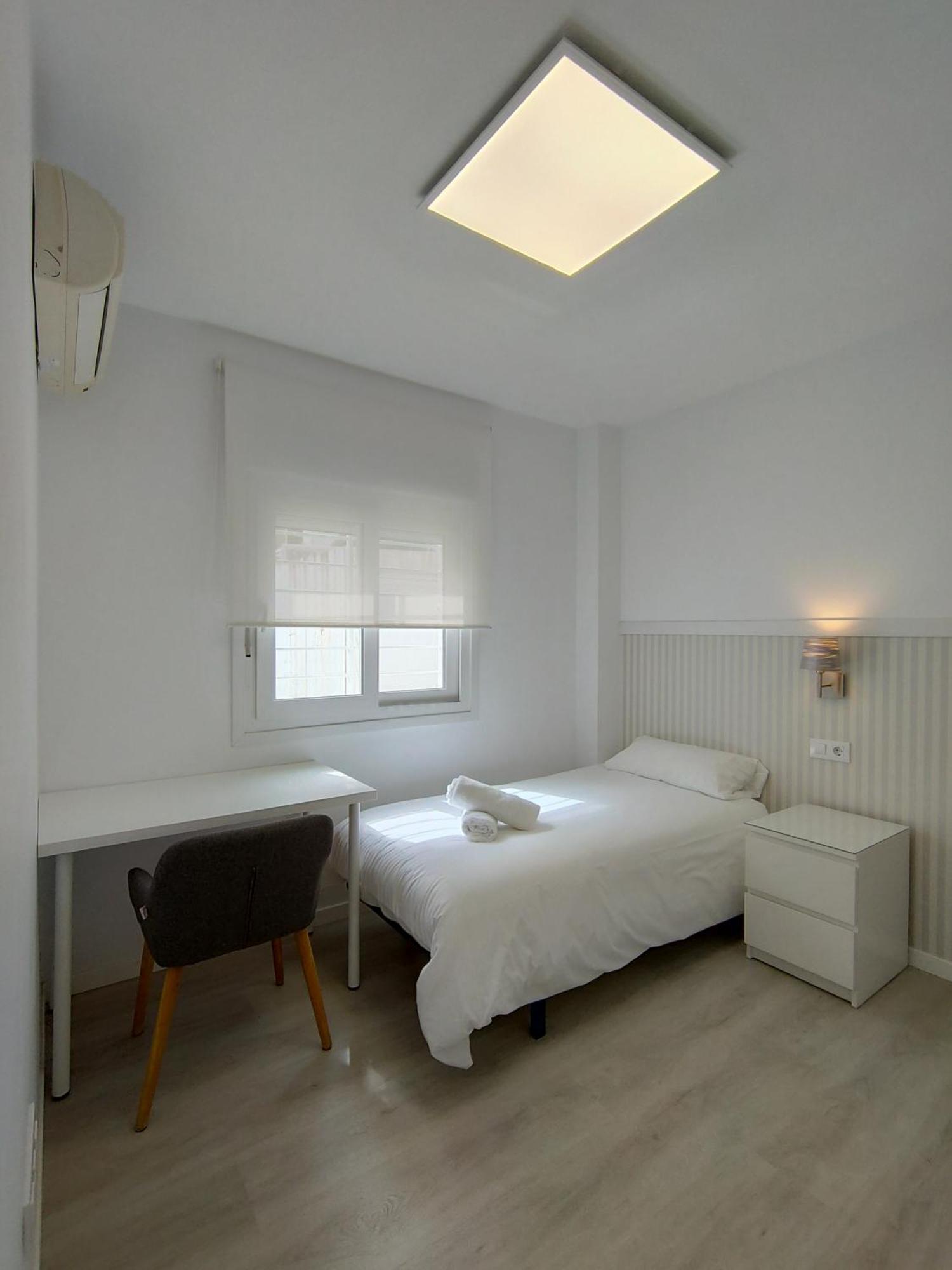 Casa Mallen, Con Amplia Terraza, En El Barrio De Nervion 塞维利亚 外观 照片