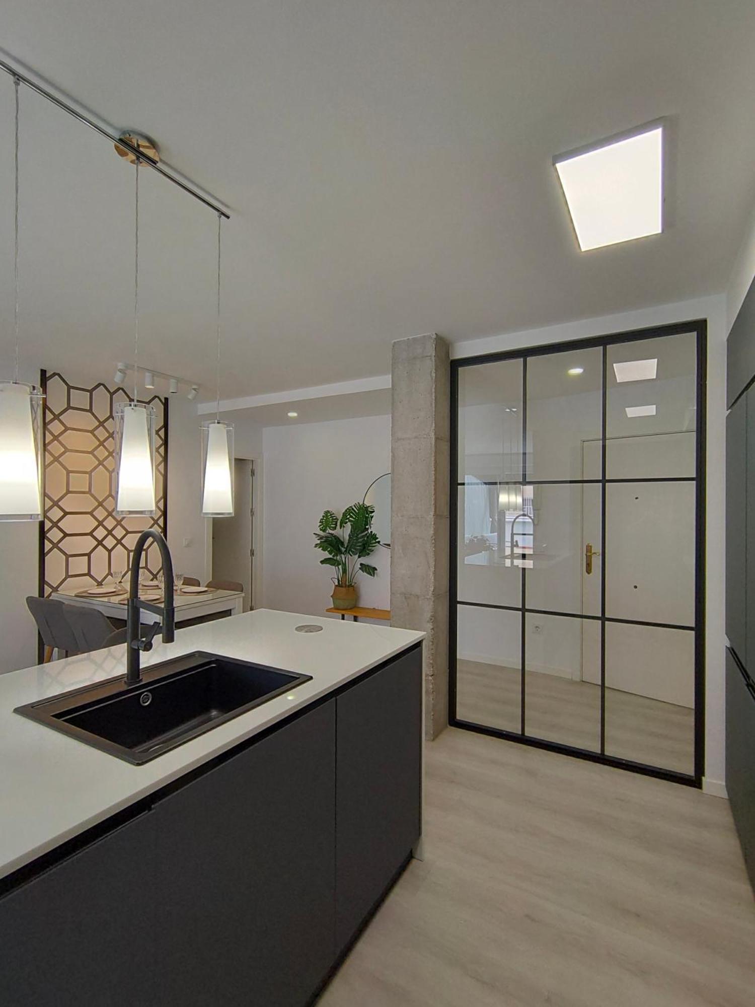 Casa Mallen, Con Amplia Terraza, En El Barrio De Nervion 塞维利亚 外观 照片