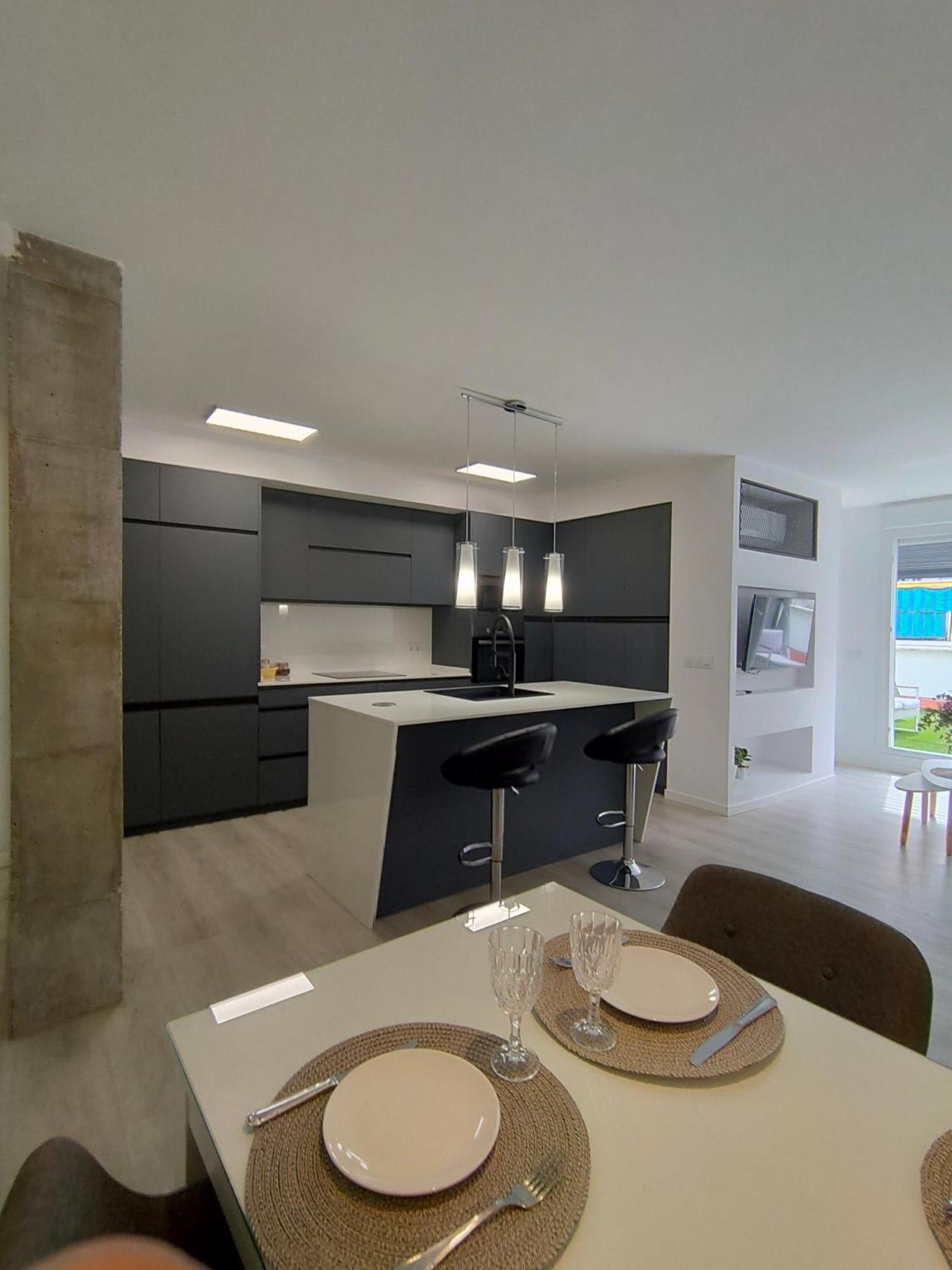 Casa Mallen, Con Amplia Terraza, En El Barrio De Nervion 塞维利亚 外观 照片