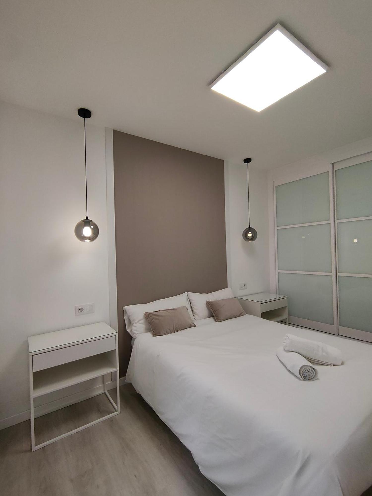 Casa Mallen, Con Amplia Terraza, En El Barrio De Nervion 塞维利亚 外观 照片